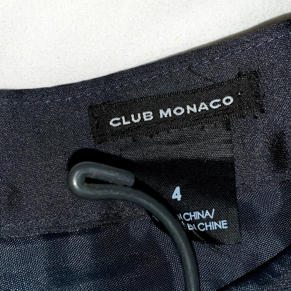 CLUB MONACO navy pleated skirt - Picture 4 of 5